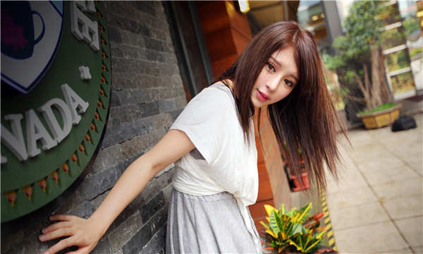 赞皇想找一个女性生孩子给报酬-｛找个女人生孩子多少钱｝